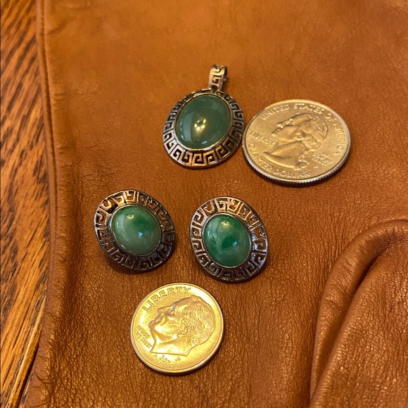 Sterling Jade Pendant and Earrings - Picture 4 of 4